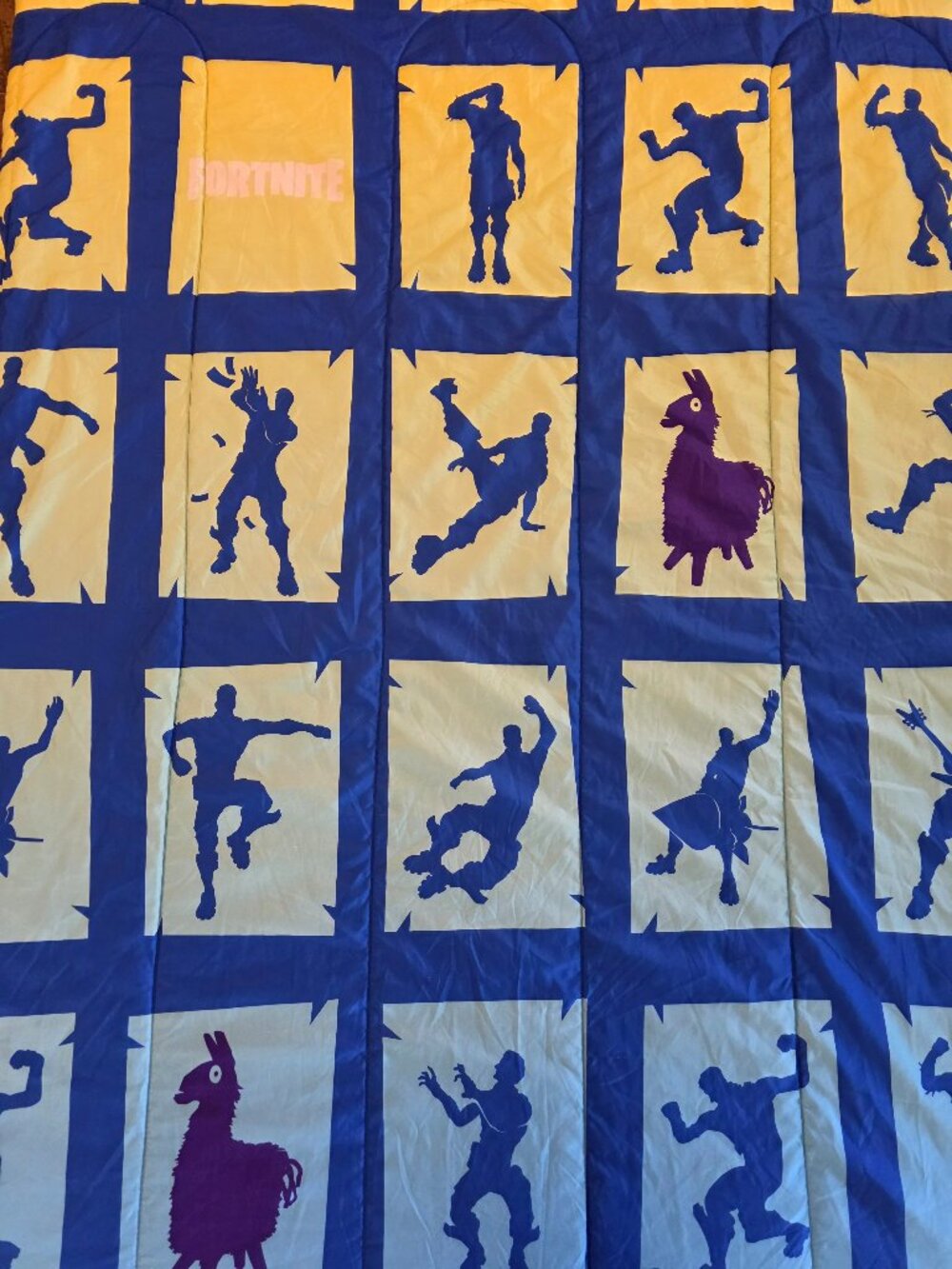 Fortnite Boogie Down Llama Twin Reversible Comforter Blanket for Kids